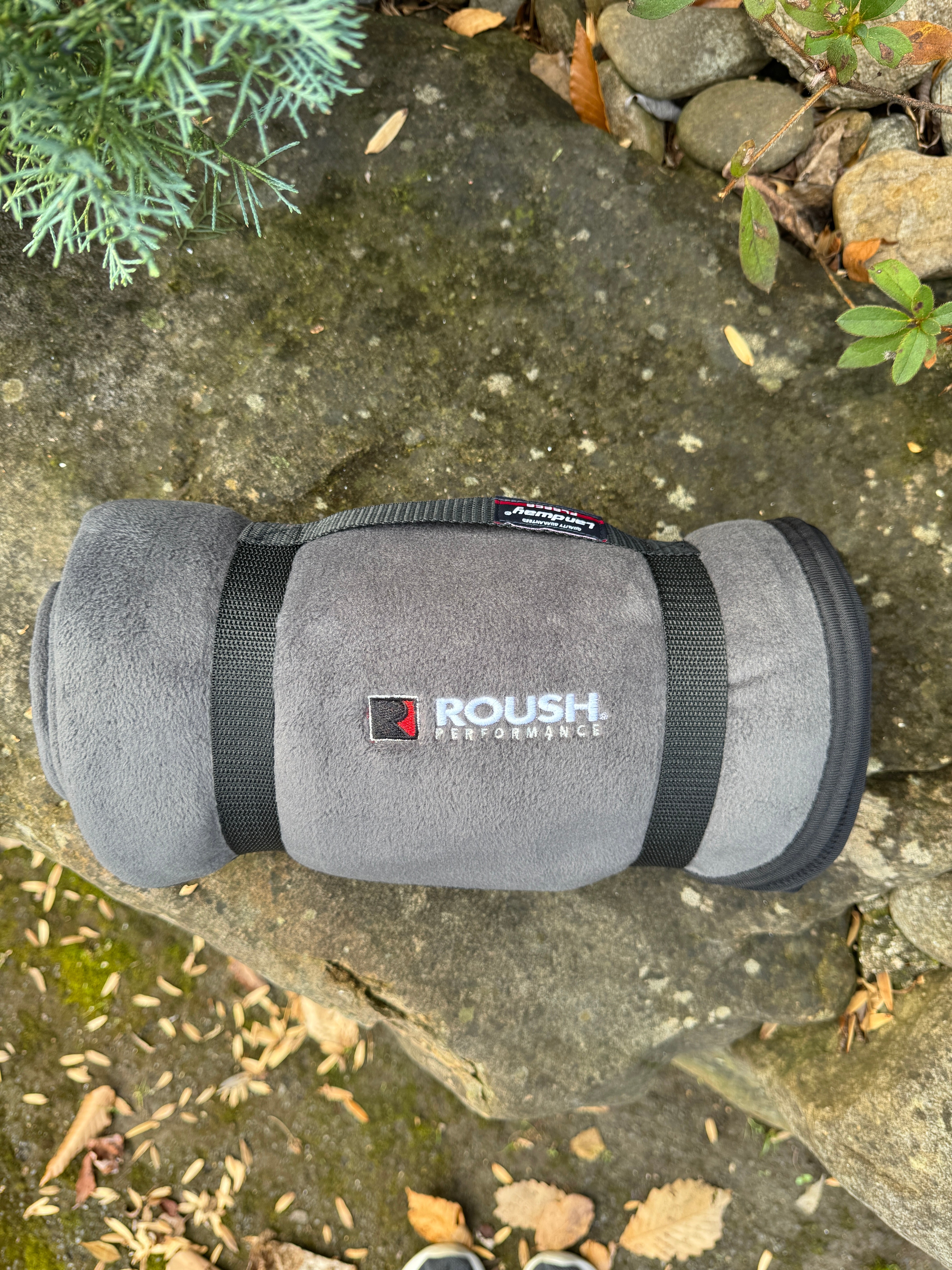 ROUSH 9848 Embroidered Fleece Blanket